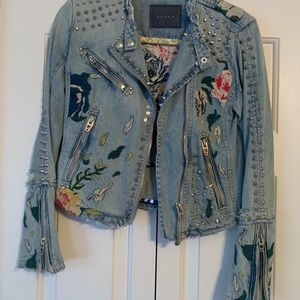 WOMENS BLANKNYC BRAND STUDDED EMBROIDERED DENIM CROP JACKET SIZE SMALL
